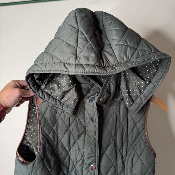 Altar'd State Puffer Puff Jacket Vest Hooded Army Green Size S - Picture 2 of 12